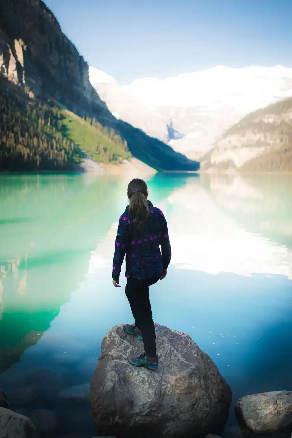 The Best Guided Tour to Moraine Lake from Banff: Discover Louise, Moraine & Emerald Lakes in One Epic Day