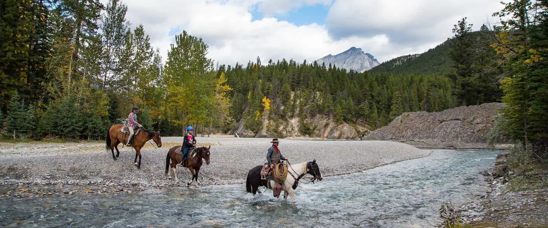 Horseback Ride – Spray River 1 Hr